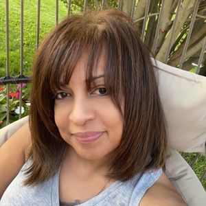 Meet your Posher, Cassandra